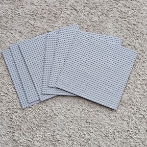 6 gray lego plates